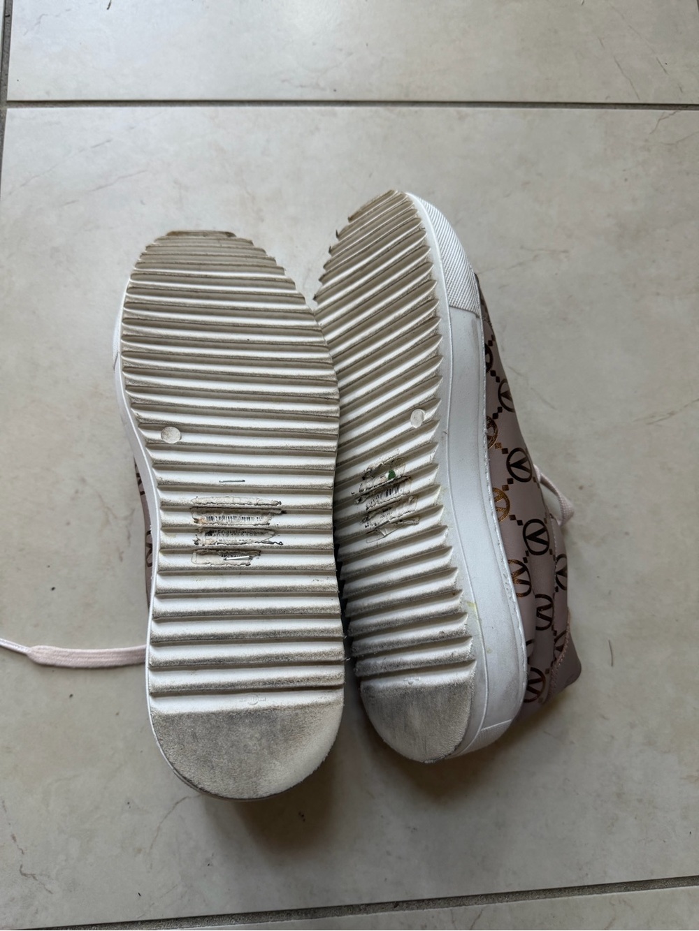 EUC Valentino Italian leather Beige and Metallic Gold Monogram lace Sneakers - Picture 4 of 9